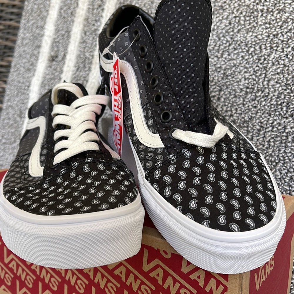 Vans WMNS Old Skool Tie Print Patchwork Black/True White Sneakers - Picture 9 of 16